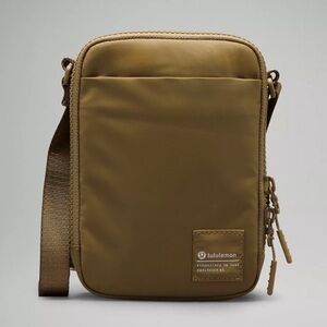 Lululemon Easy Access Crossbody Bag 1.5L - Artifact